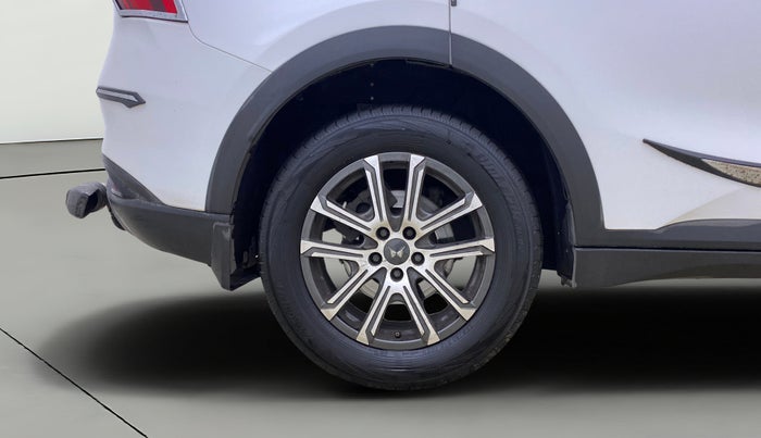 2022 Mahindra XUV700 AX 7 LUXURY D AT 7 STR, Diesel, Automatic, 93,680 km, Right Rear Wheel