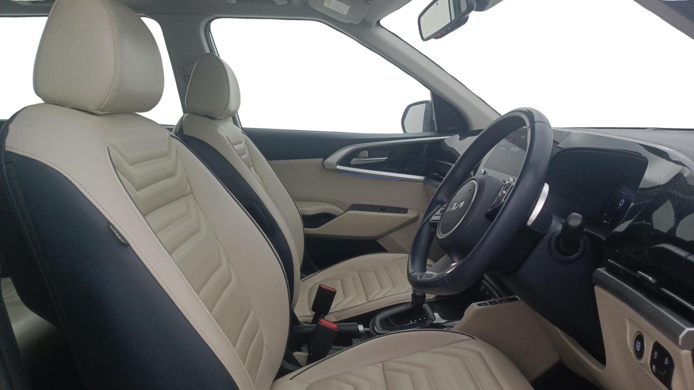 2024 KIA CARENS Luxury Plus 1.5 Turbo Petrol DCT 7 STR, Petrol, Automatic, 72,776 km, Right Side Front Door Cabin