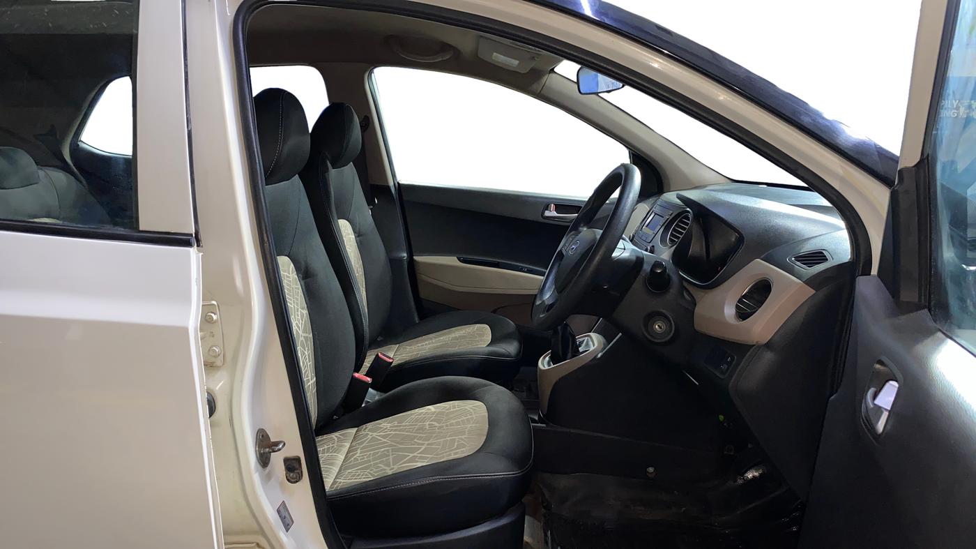 2016 Hyundai Grand i10 SPORTZ 1.2 KAPPA VTVT, Petrol, Manual, 67,042 km, Right Side Front Door Cabin