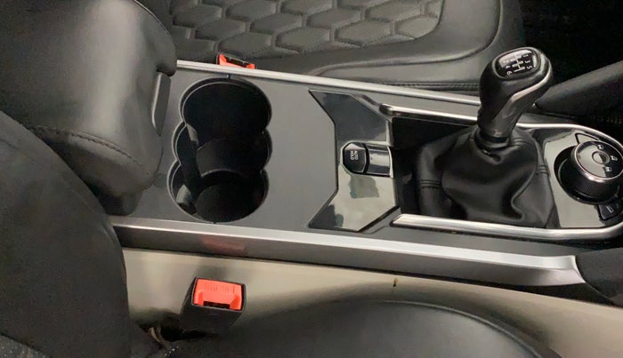 2021 Tata Safari XZ, Diesel, Manual, 58,676 km, Gear Lever