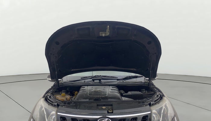 2017 Mahindra XUV500 W10 AT, Diesel, Automatic, 78,236 km, Open Bonet