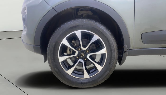 2020 Tata NEXON XZA PLUS SUNROOF PETROL, Petrol, Automatic, 31,093 km, Left Front Wheel