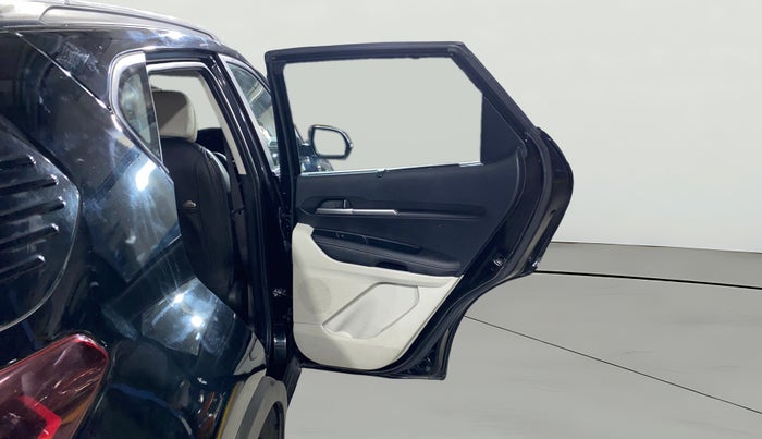 2023 KIA SONET HTX 1.5 AT, Diesel, Automatic, 39,363 km, RHS Rear Door