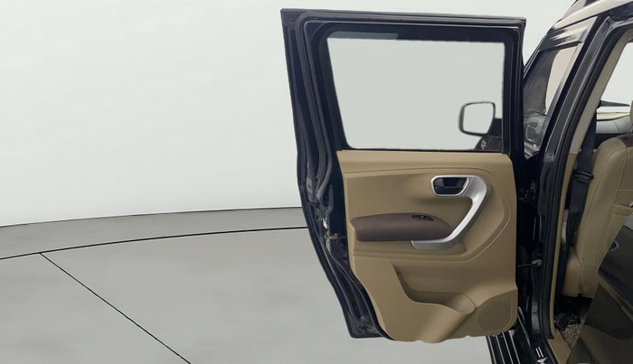 2017 Mahindra TUV300 T8, Diesel, Manual, 54,026 km, LHS Rear Door