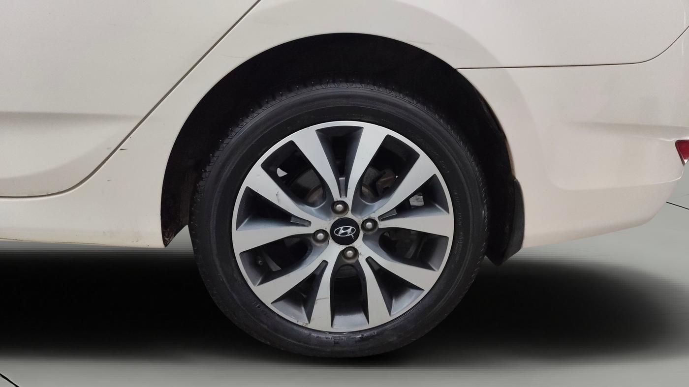 2014 Hyundai Verna FLUIDIC 1.6 VTVT SX OPT, Petrol, Manual, 47,752 km, Left Rear Wheel