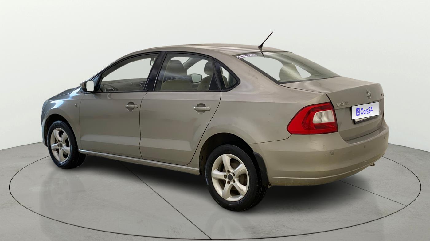2013 Skoda Rapid AMBITION 1.6 MPI MT PLUS, Petrol, Manual, 66,030 km, Left Back Diagonal