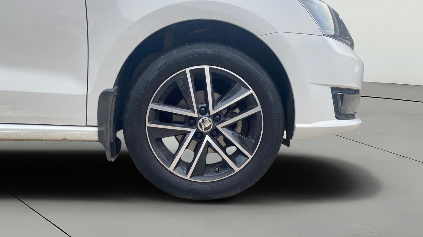 2020 Skoda Rapid STYLE TSI, Petrol, Manual, 43,697 km, Right Front Wheel