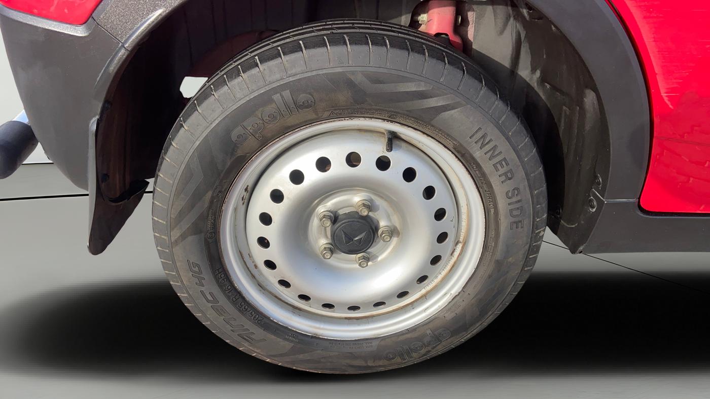 2024 Mahindra XUV300 W4 1.2 PETROL, Petrol, Manual, 49,468 km, Right Rear Wheel