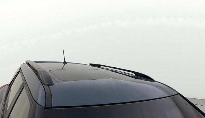 2021 Mahindra XUV300 W8 (O) 1.2 PETROL AMT, CNG, Automatic, 42,659 km, Roof