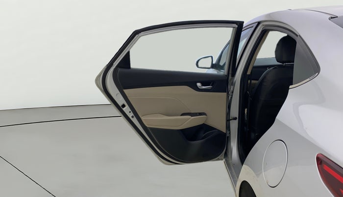 2017 Hyundai Verna 1.6 VTVT SX O, Petrol, Manual, 81,006 km, LHS Rear Door