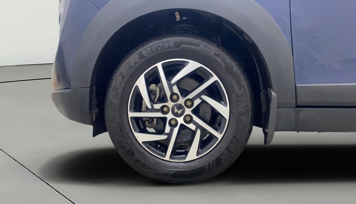 2024 Mahindra XUV 3XO AX5L 1.2 TGDi, Petrol, Manual, 11,453 km, Left Front Wheel