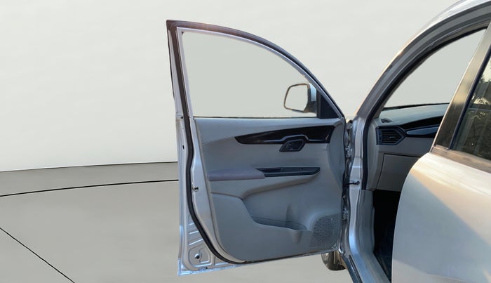 2017 Mahindra Kuv100 K8 5 STR, Petrol, Manual, 22,861 km, LHS Front Door