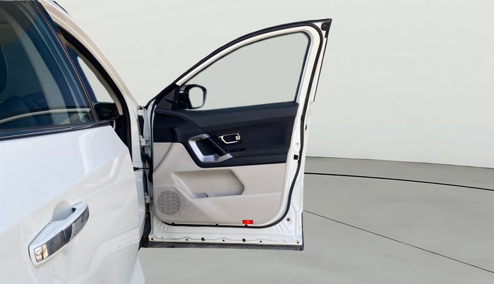 2022 Tata Safari XT PLUS, Diesel, Manual, 84,639 km, RHS Front Door