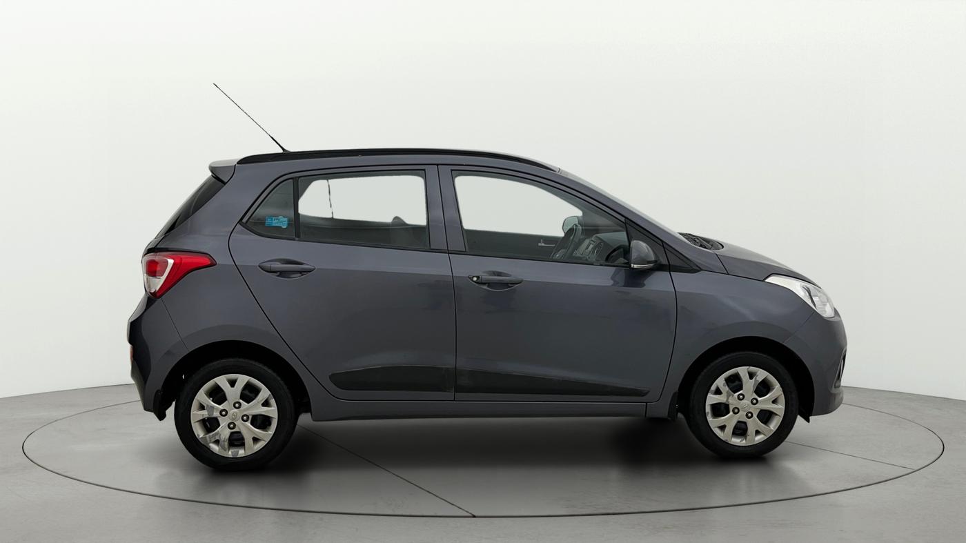 2016 Hyundai Grand i10 SPORTZ 1.2 KAPPA VTVT, Petrol, Manual, 29,026 km, Right Side View