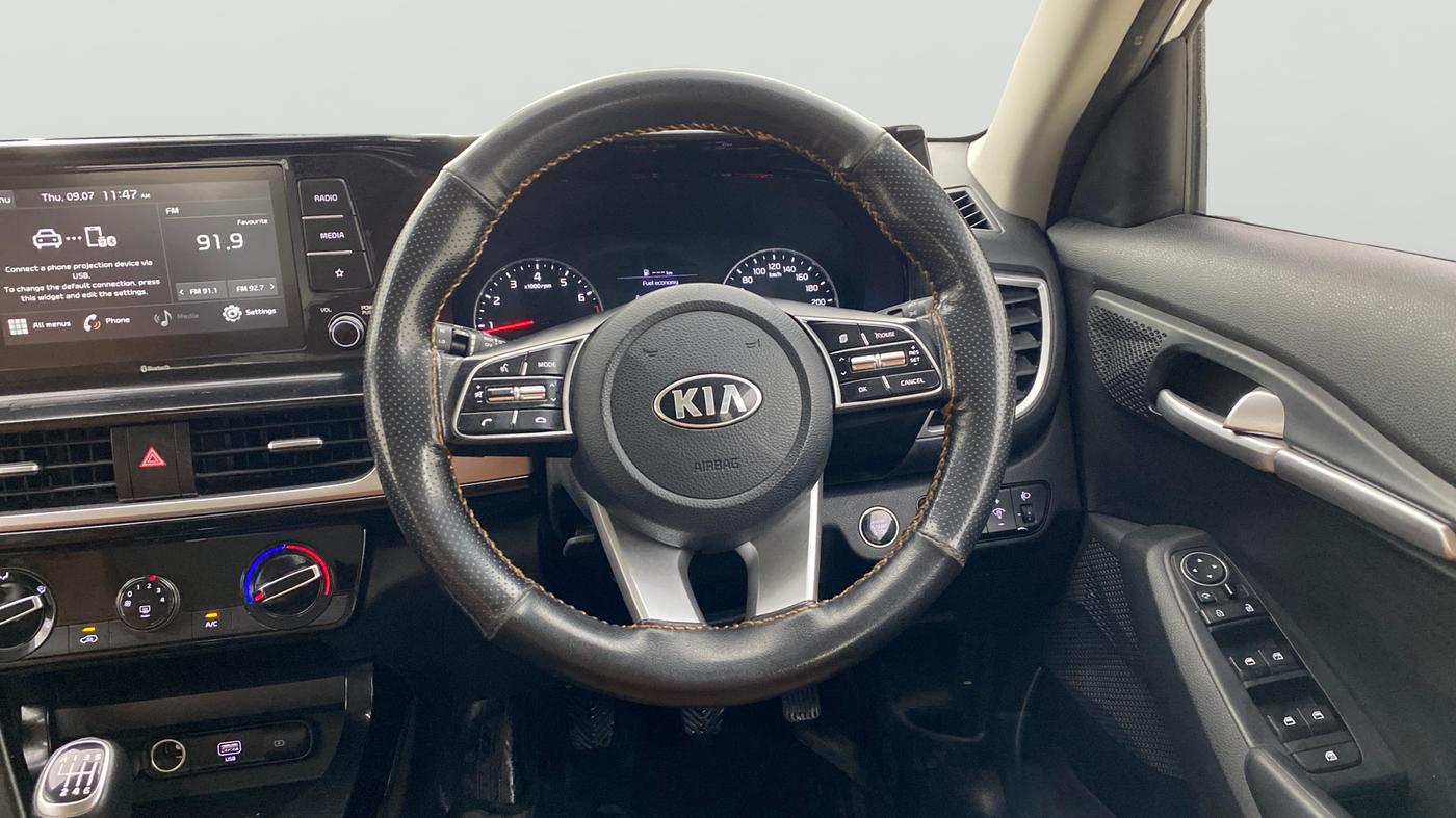 2020 KIA SELTOS HTK PLUS 1.5, Petrol, Manual, 1,05,334 km, Steering Wheel Close Up