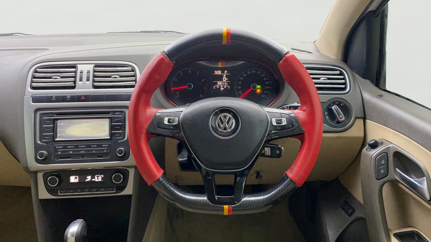 2015 Volkswagen Vento HIGHLINE PETROL AT, Petrol, Automatic, 83,539 km, Steering Wheel Close Up