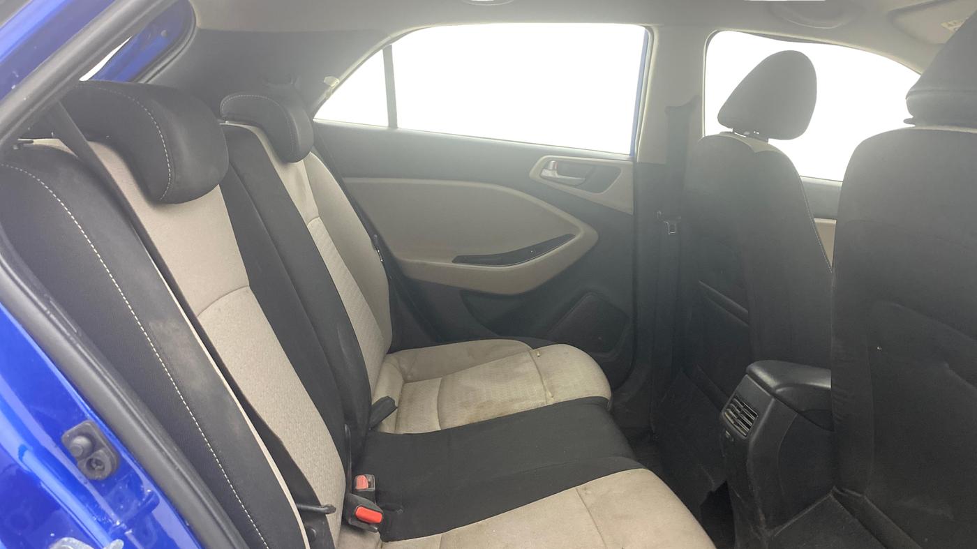 2014 Hyundai Elite i20 ASTA 1.2, CNG, Manual, 95,704 km, Right Side Rear Door Cabin