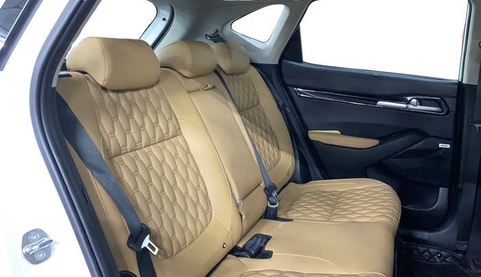 2023 KIA SELTOS HTX PLUS 1.5 IMT DIESEL, Diesel, Manual, 18,778 km, Right Side Rear Door Cabin