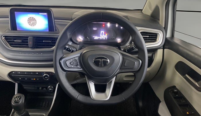 2025 Tata ALTROZ XZ Plus (S) Lux CNG , CNG, Manual, 2,833 km, Steering Wheel Close Up