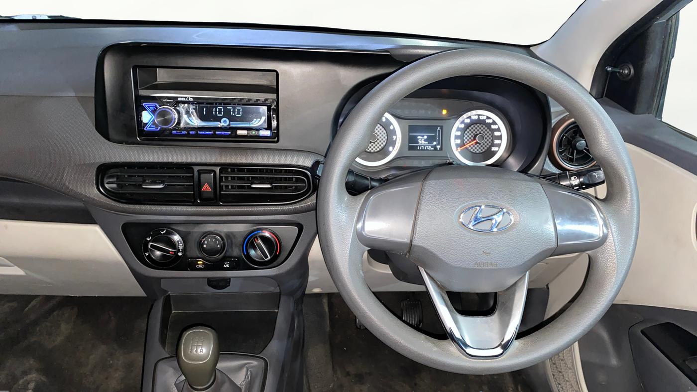 2020 Hyundai AURA E 1.2, Petrol, Manual, 1,17,154 km, Steering Wheel Close Up