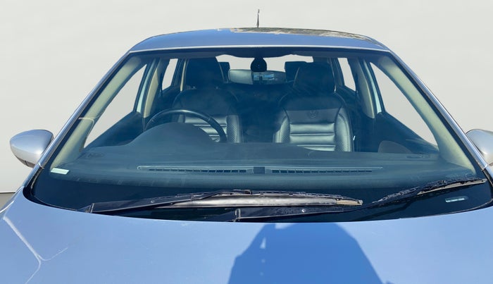 2017 Volkswagen Polo HIGHLINE1.2L, Petrol, Manual, 65,838 km, Front Windshield