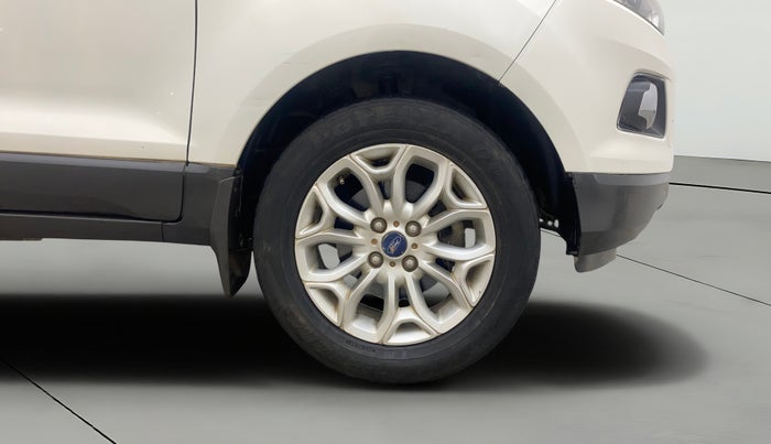 2013 Ford Ecosport TITANIUM 1.5L DIESEL, Diesel, Manual, 1,06,191 km, Right Front Wheel