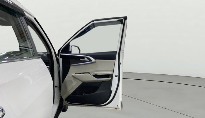 2023 KIA CARENS PRESTIGE 1.5 PETROL 7 STR, Petrol, Manual, 22,338 km, RHS Front Door