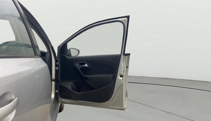 2015 Volkswagen Polo COMFORTLINE 1.2L, Petrol, Manual, 63,170 km, RHS Front Door