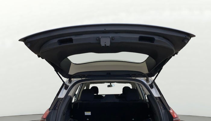 2022 Mahindra XUV700 AX 3 P MT 5 STR, Petrol, Manual, 45,328 km, Boot Door Open