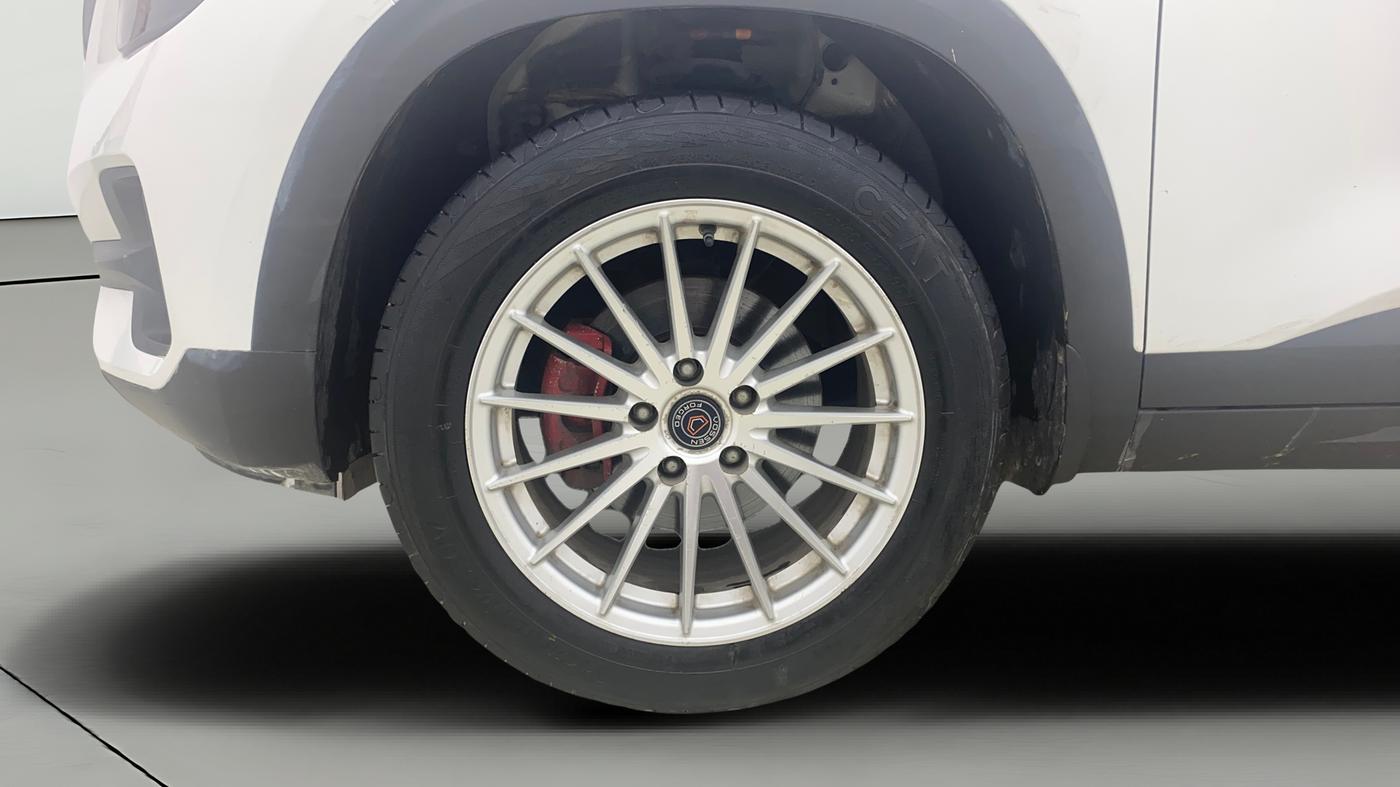 2021 KIA SELTOS HTE 1.5 PETROL, CNG, Manual, 24,050 km, Left Front Wheel