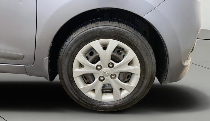 2016 Hyundai Grand i10 SPORTZ 1.2 KAPPA VTVT, Petrol, Manual, 21,136 km, Right Front Wheel