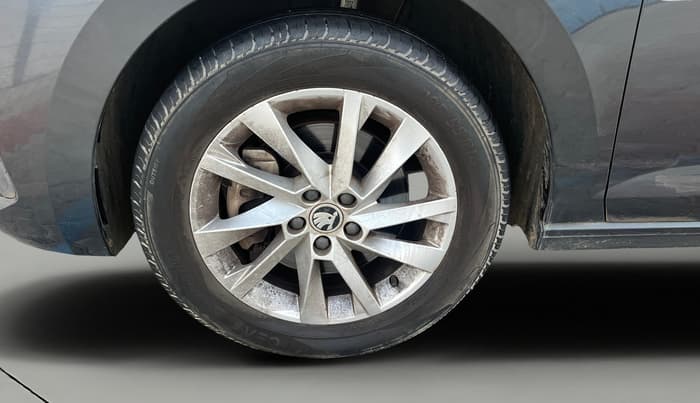 2023 Skoda SLAVIA Ambition 1.5L TSI, Petrol, Manual, 25,954 km, Left Front Wheel