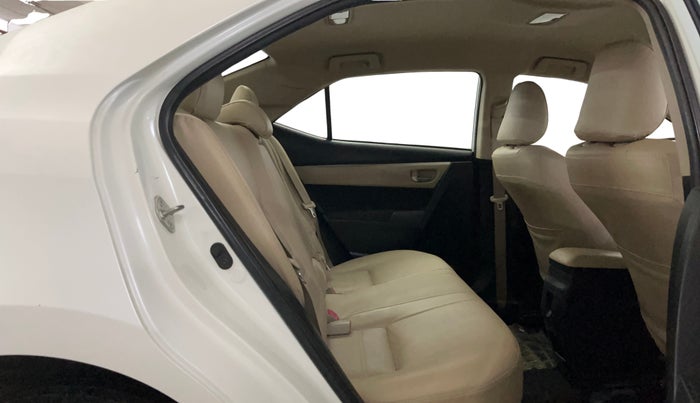 2015 Toyota Corolla Altis G PETROL, Petrol, Manual, 97,407 km, Right Side Rear Door Cabin