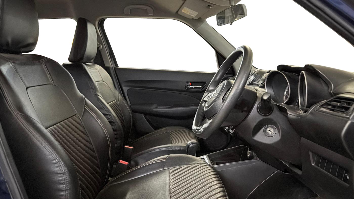 2019 Maruti Swift VXI AMT, Petrol, Automatic, 32,624 km, Right Side Front Door Cabin