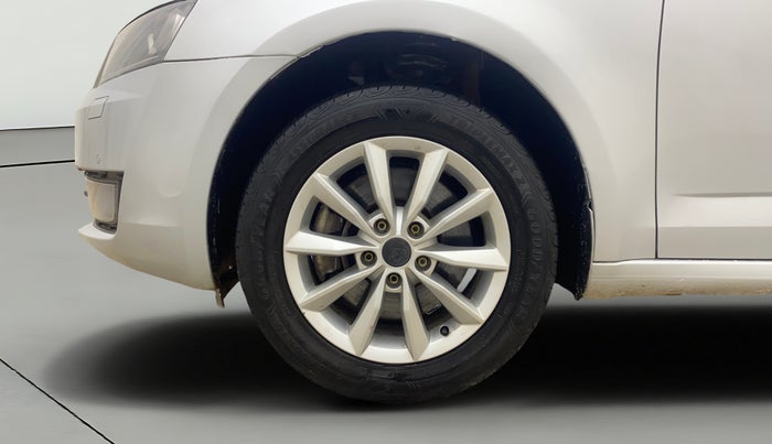 2015 Skoda Octavia ELEGANCE 1.8 TSI AT, Petrol, Automatic, 67,632 km, Left Front Wheel