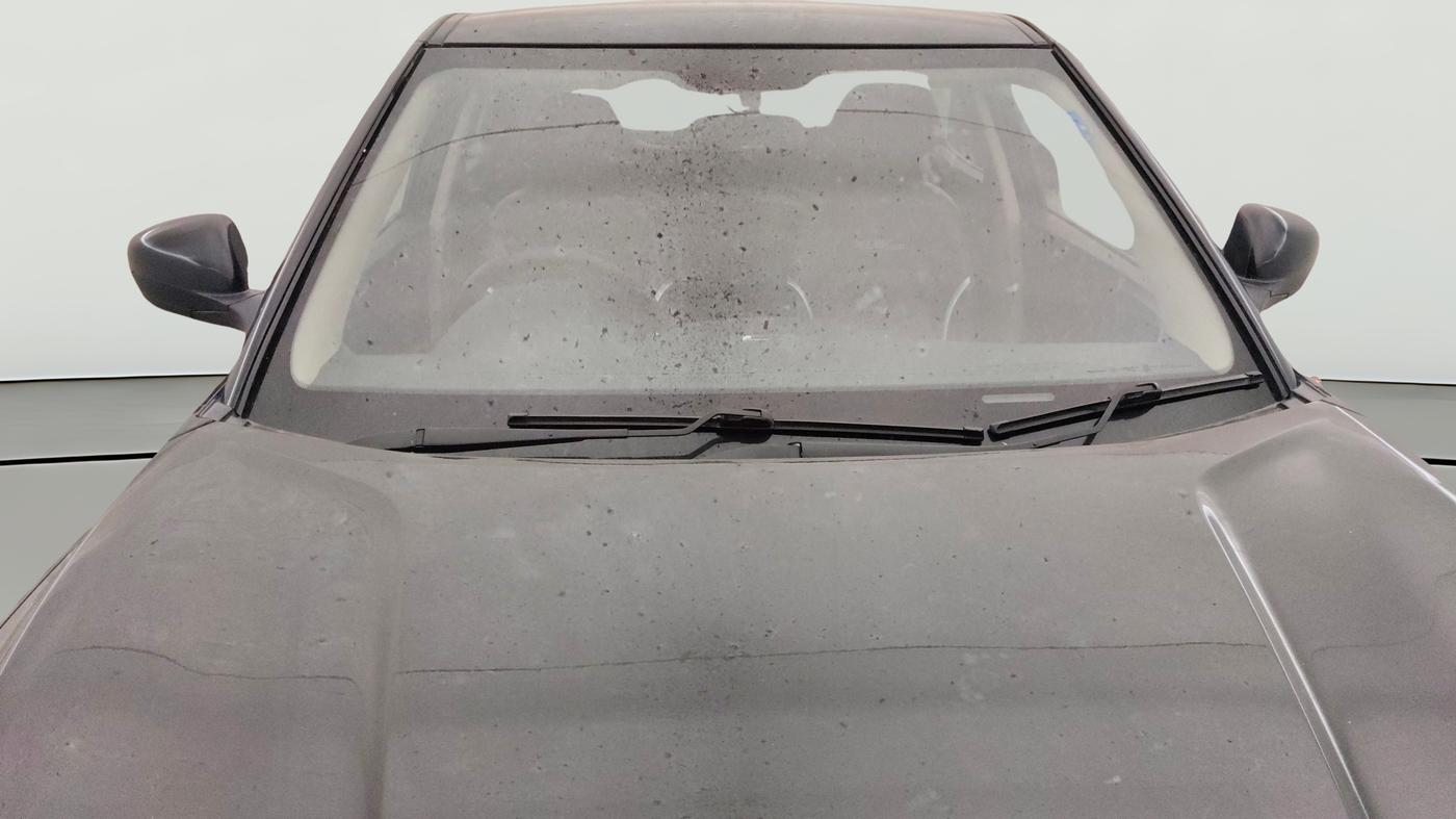 2022 Mahindra XUV300 W4 1.2 PETROL, Petrol, Manual, 1,07,747 km, Front Windshield