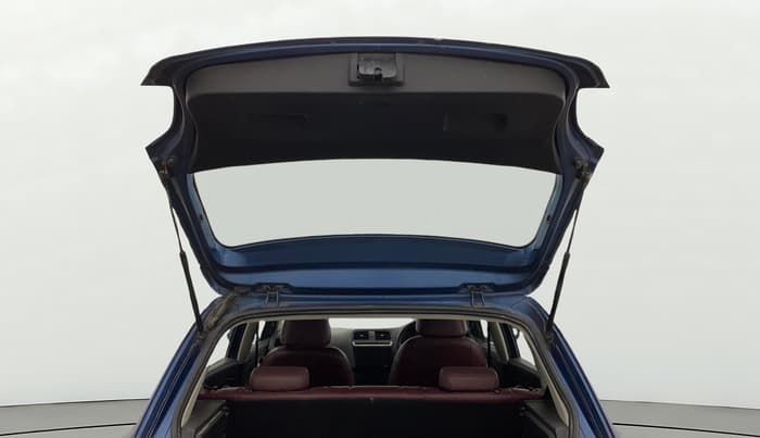 2016 Volkswagen Polo TRENDLINE 1.2L PETROL, Petrol, Manual, 1,00,319 km, Boot Door Open
