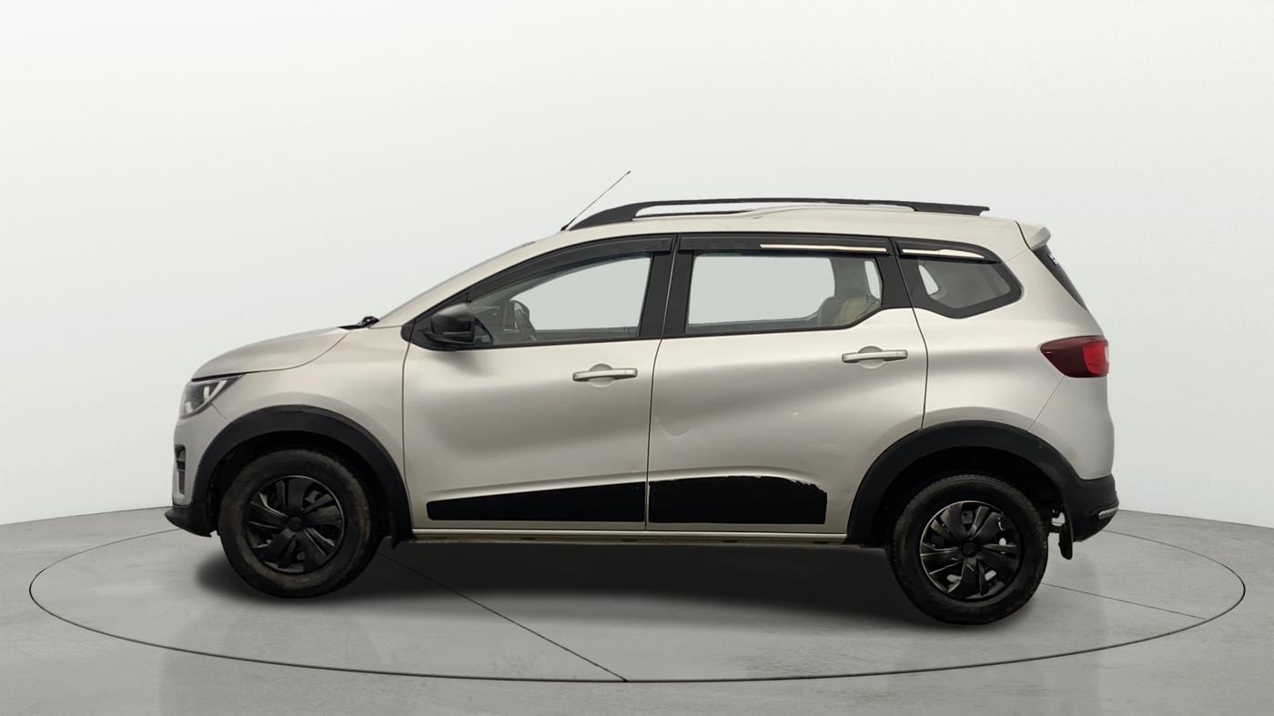 2022 Renault TRIBER RXT, Petrol, Manual, 32,819 km, Left Side