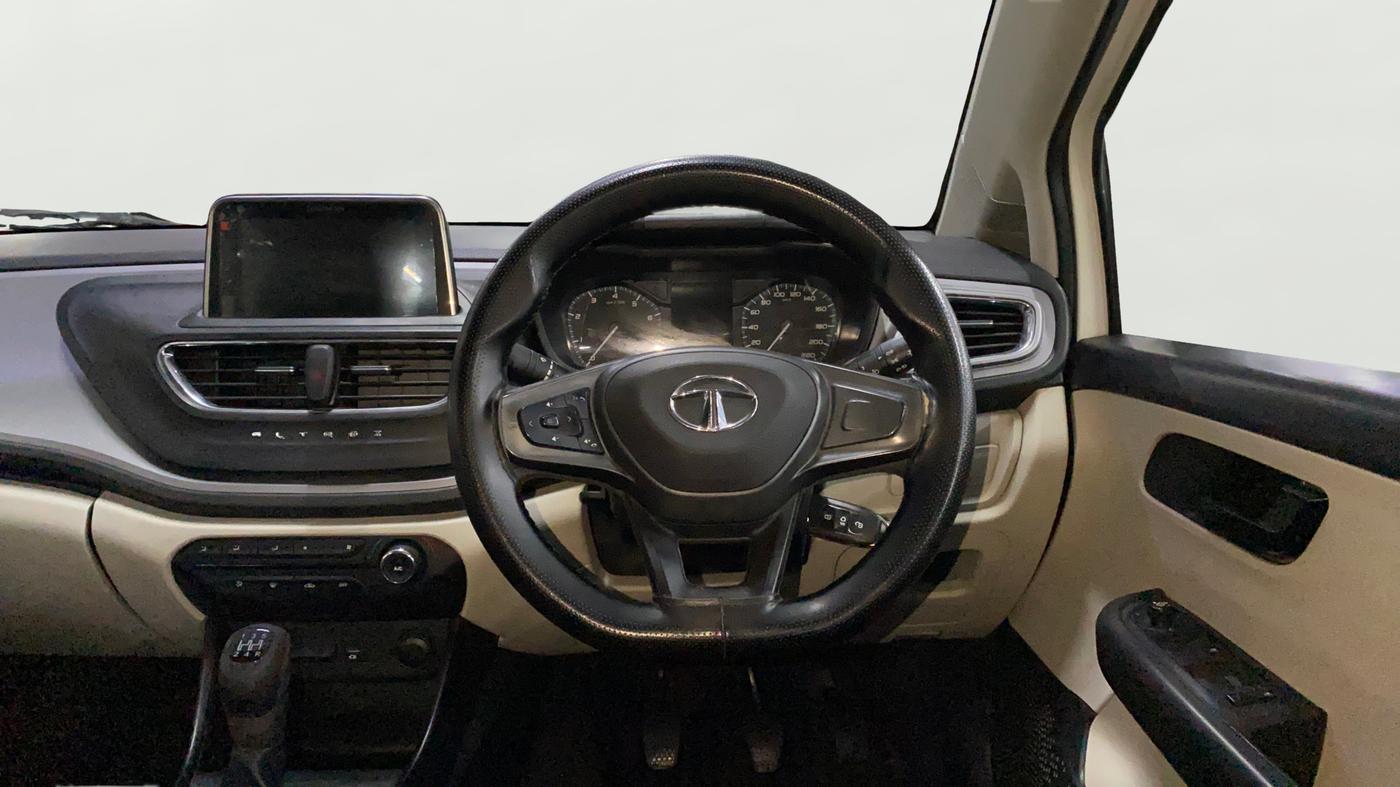 2022 Tata ALTROZ XM PLUS DIESEL, Diesel, Manual, 35,038 km, Steering Wheel Close Up