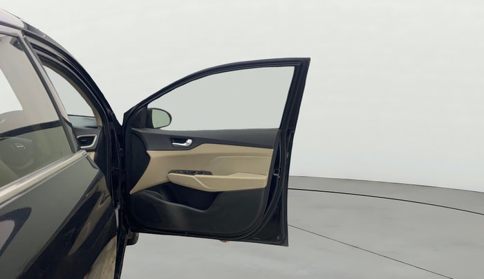 2019 Hyundai Verna 1.6 VTVT SX + AT, Petrol, Automatic, 40,950 km, RHS Front Door