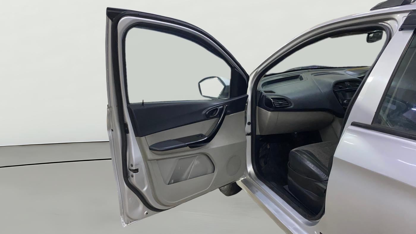 2019 Tata Tiago XT PETROL, CNG, Manual, 1,56,822 km, LHS Front Door