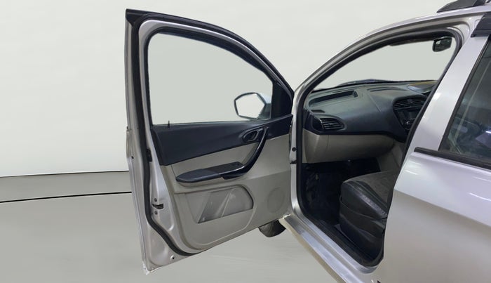 2019 Tata Tiago XT PETROL, CNG, Manual, 1,56,822 km, LHS Front Door