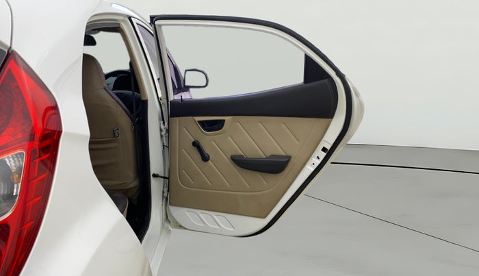 2015 Hyundai Eon D-LITE+, CNG, Manual, 1,10,658 km, RHS Rear Door