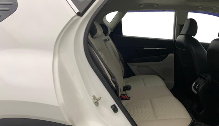 2022 KIA SONET HTX PLUS 1.5, Diesel, Manual, 73,885 km, Right Side Rear Door Cabin