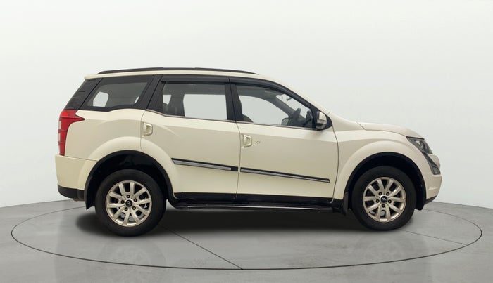 2017 Mahindra XUV500 W10 AT, Diesel, Automatic, 76,548 km, Right Side View