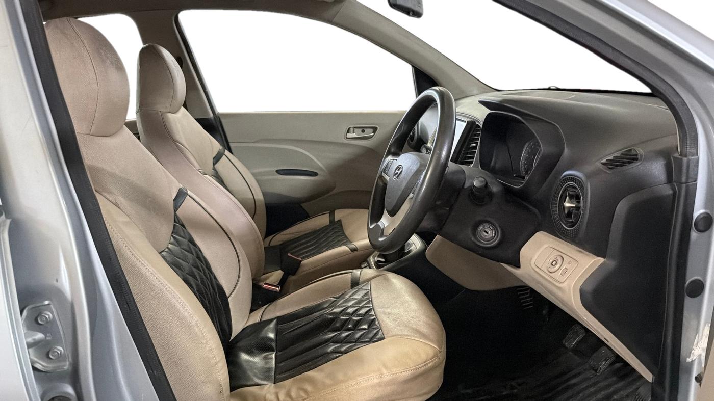 2018 Hyundai NEW SANTRO SPORTZ MT, Petrol, Manual, 1,09,494 km, Right Side Front Door Cabin