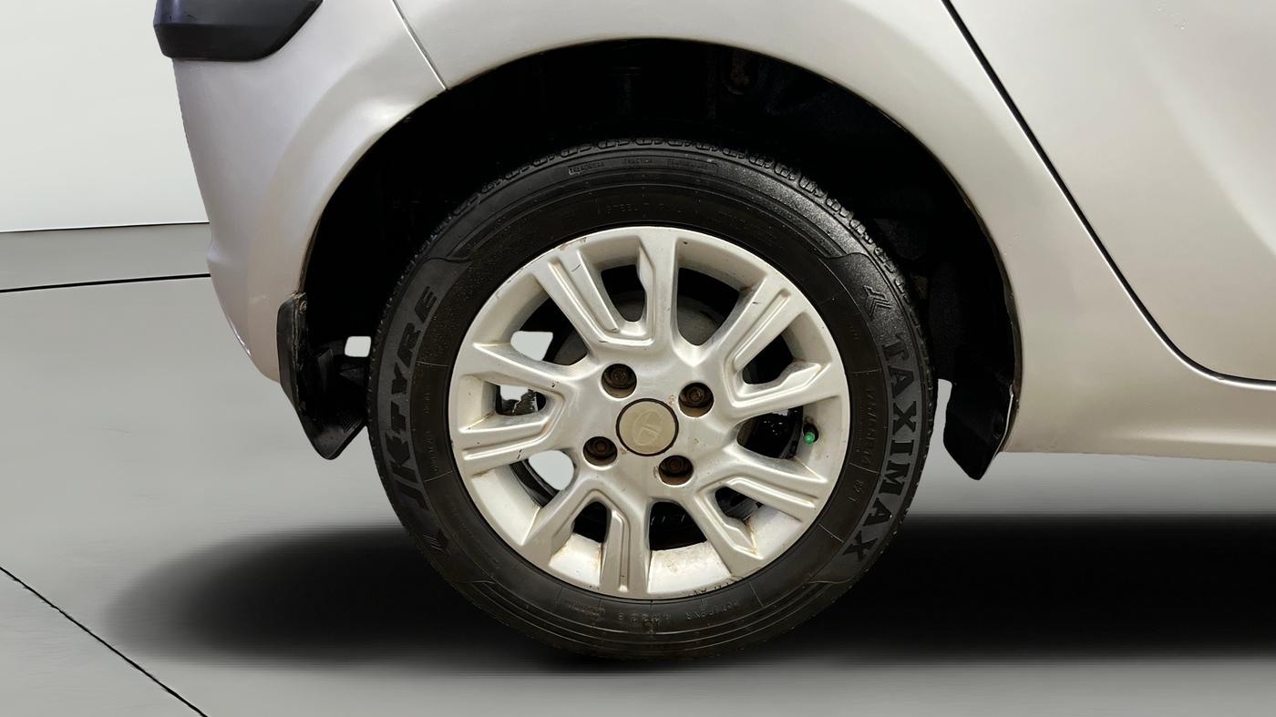 2017 Tata Tiago XZA PETROL, Petrol, Automatic, 73,472 km, Right Rear Wheel