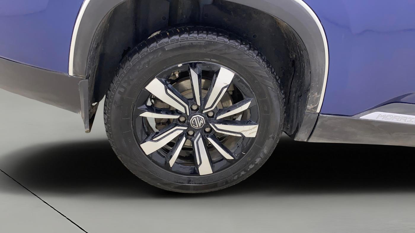 2020 MG HECTOR PLUS SHARP 1.5 PETROL TURBO HYBRID MT 6-STR, Petrol, Manual, 1,10,643 km, Right Rear Wheel