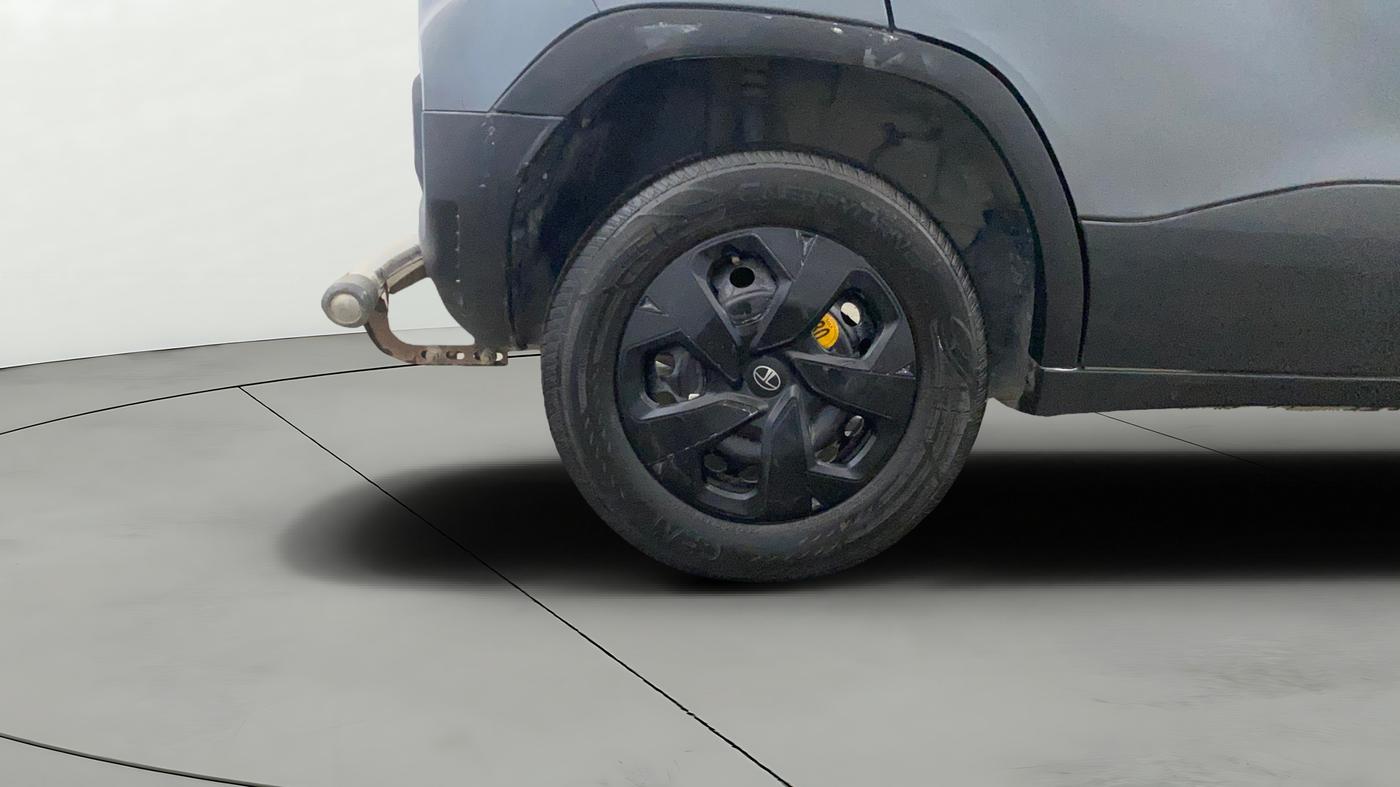 2024 Tata PUNCH ADVENTURE RHYTHM CNG, CNG, Manual, 72,526 km, Right Rear Wheel
