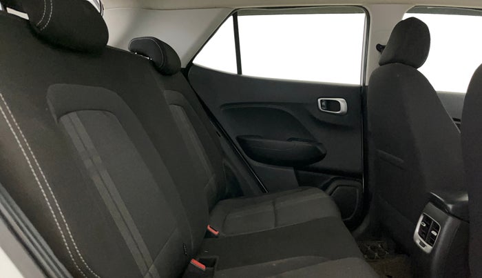 2019 Hyundai VENUE SX PLUS 1.0 TURBO DCT, Petrol, Automatic, 22,387 km, Right Side Rear Door Cabin